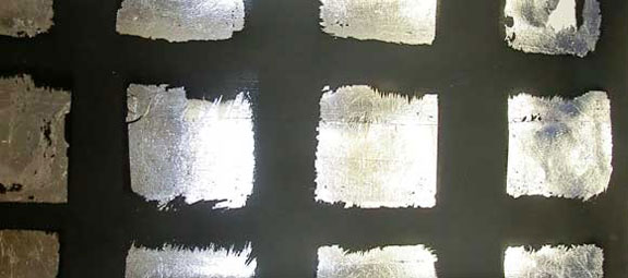 Luxus Metalltapete silberfarbenes Aluminium auf schwarz handmade aus Berlin kaufen