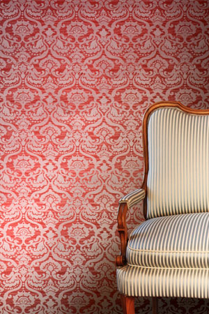 Textiltapete 16 - Vliestapete rot silbergrau Barock Muster Seide Polyester auf Vlies online kaufen