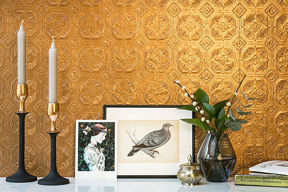 Anaglypta Tapete klassisches Ornament kupfer gold gestrichen im Wohnzimmer